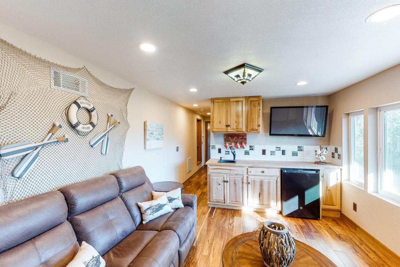 Lake View Magic Crestline Екстериор снимка