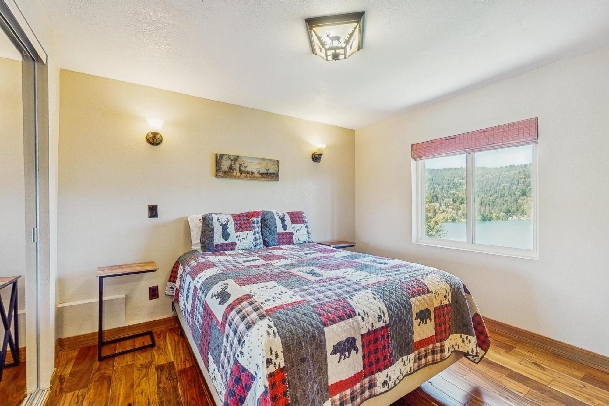 Lake View Magic Crestline Екстериор снимка
