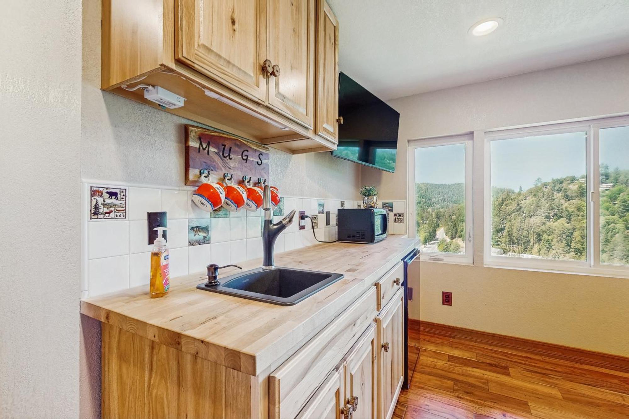 Lake View Magic Crestline Екстериор снимка